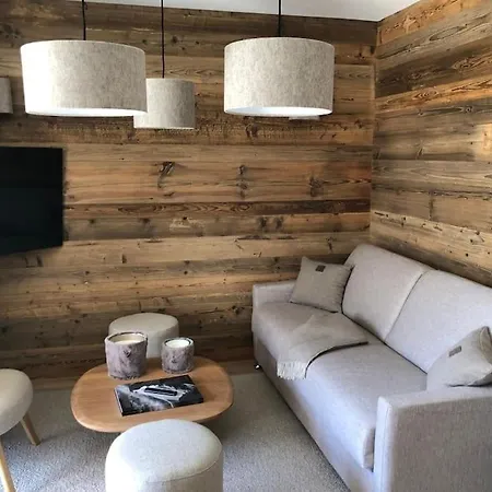 Le Petit Crocus Ski-in, Ski-out Apartment *
